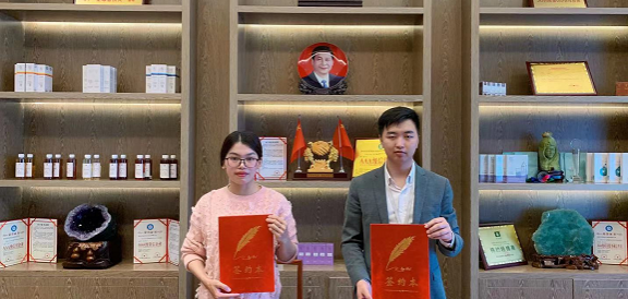 欢迎江西吉安青原区陈小姐前来深圳翌芙莱总公司考察加盟